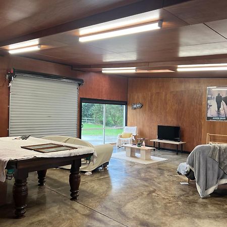 Self Contained Open Shed Space Wainui  Extérieur photo