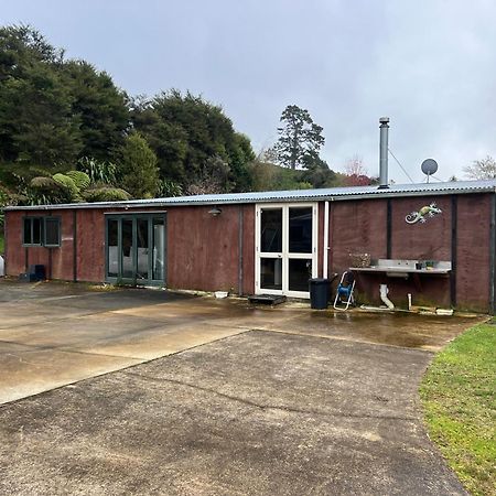 Self Contained Open Shed Space Wainui  Extérieur photo