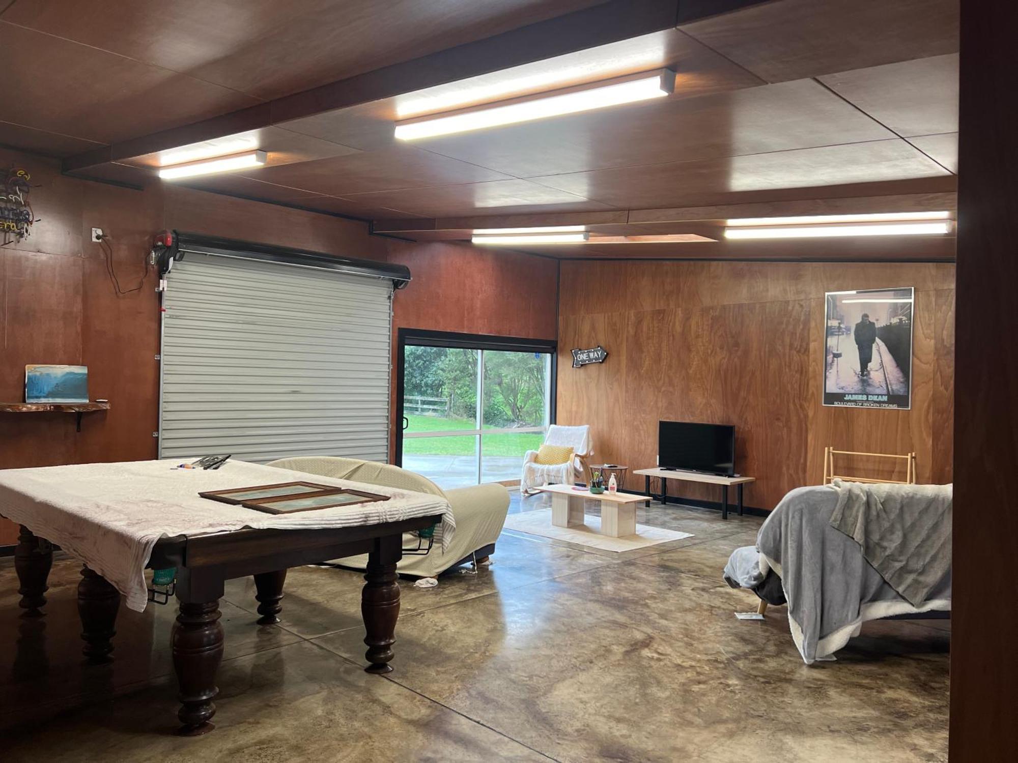 Self Contained Open Shed Space Wainui  Extérieur photo
