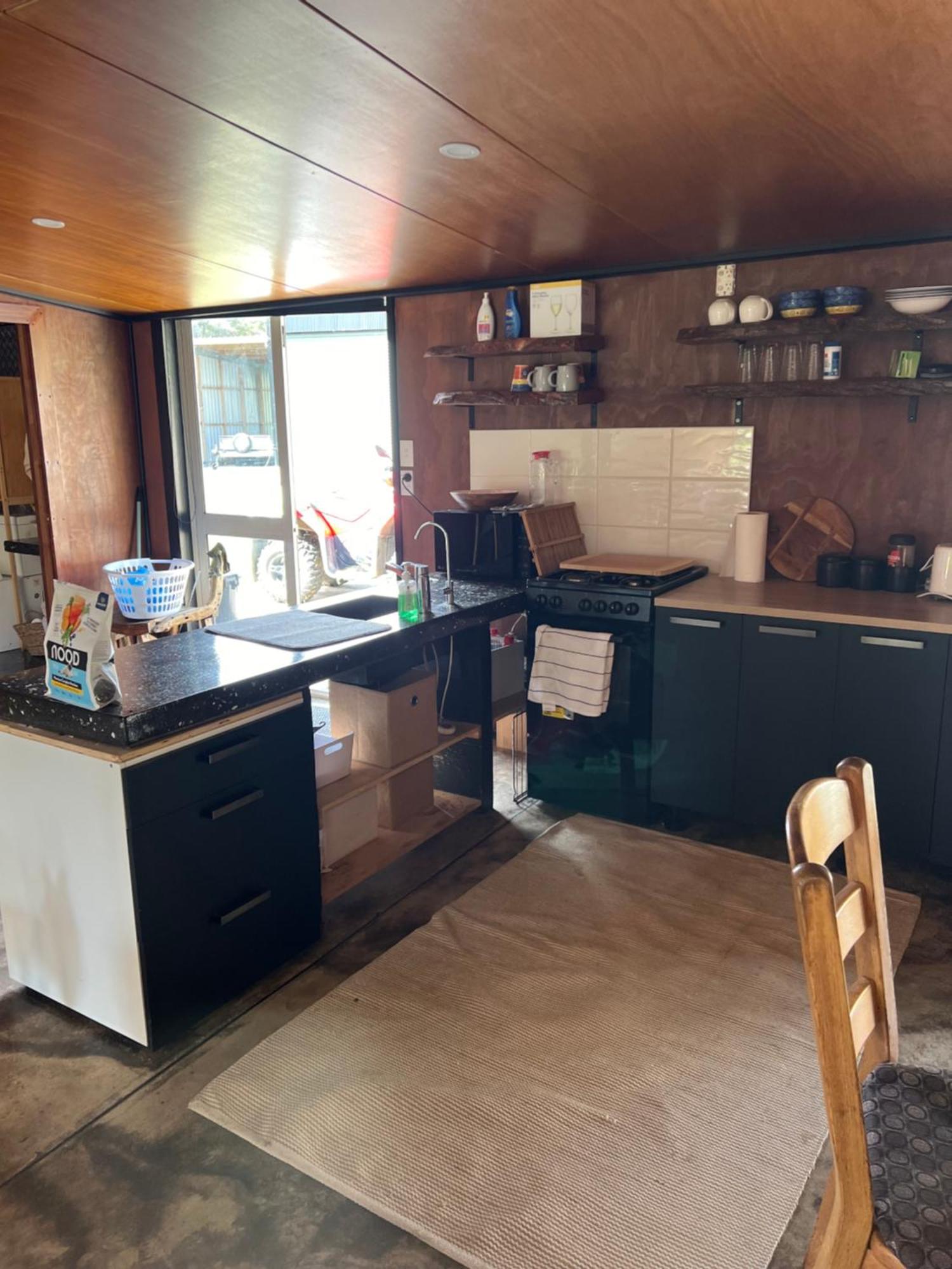 Self Contained Open Shed Space Wainui  Extérieur photo