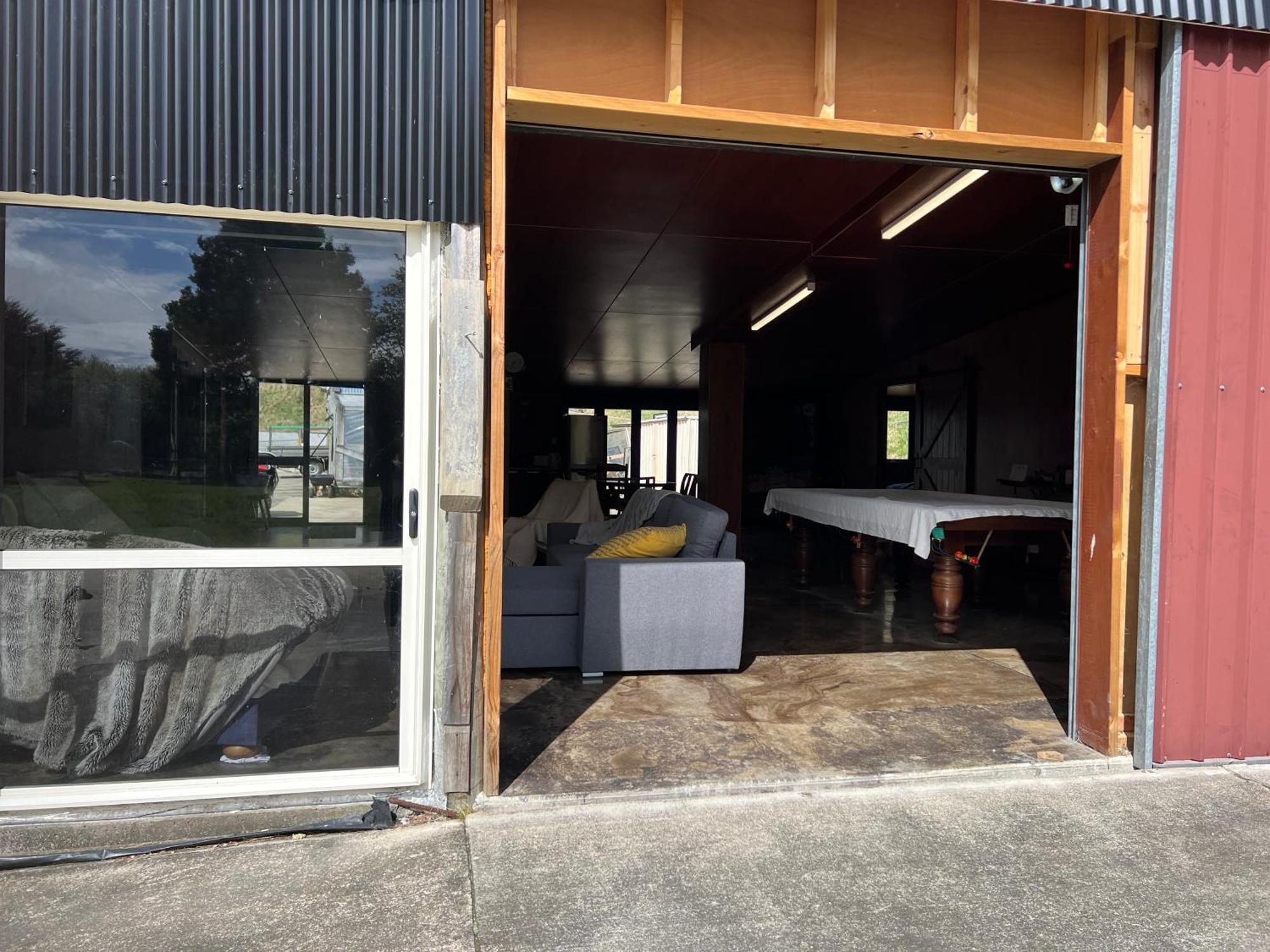 Self Contained Open Shed Space Wainui  Extérieur photo