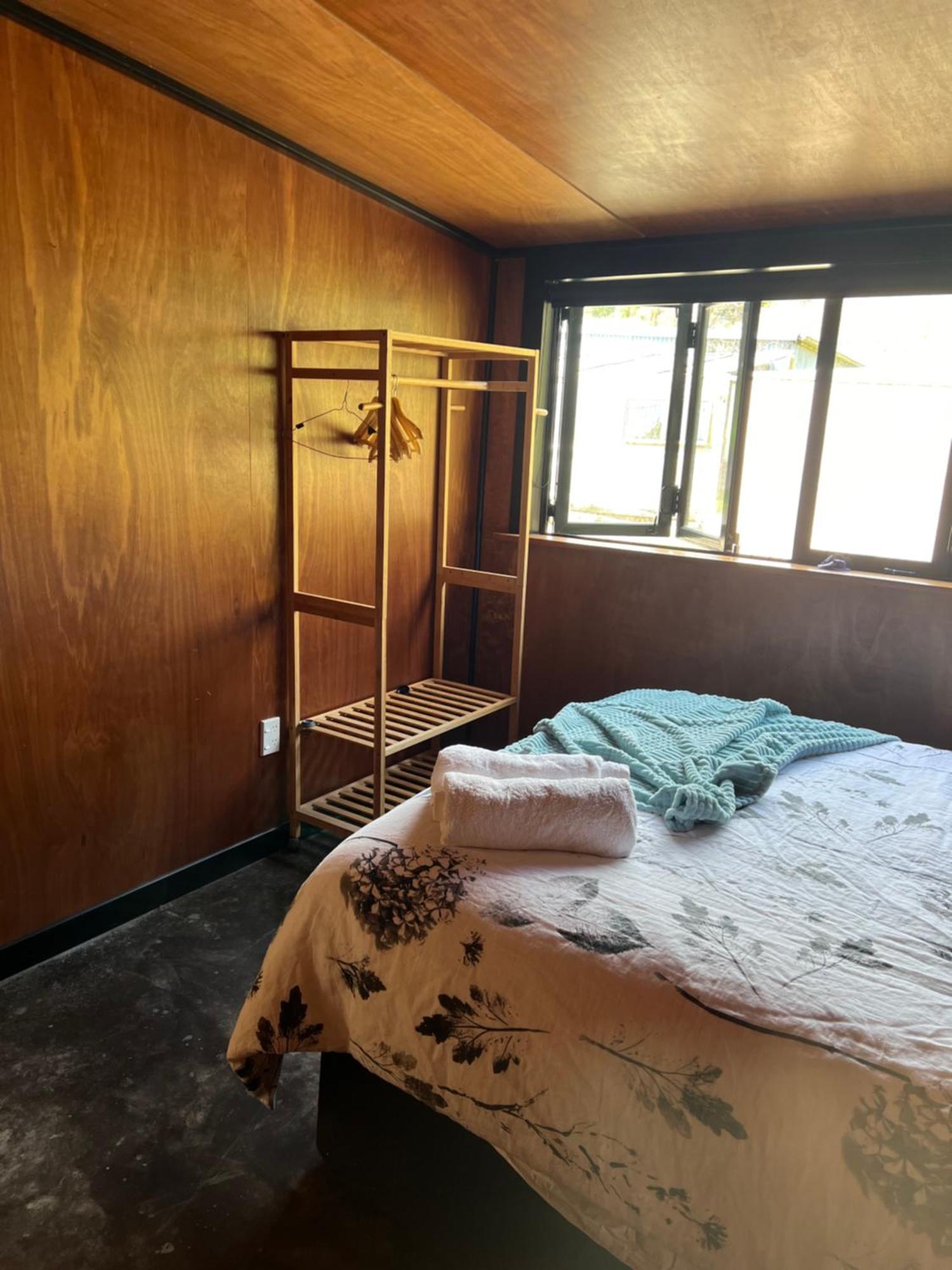 Self Contained Open Shed Space Wainui  Extérieur photo