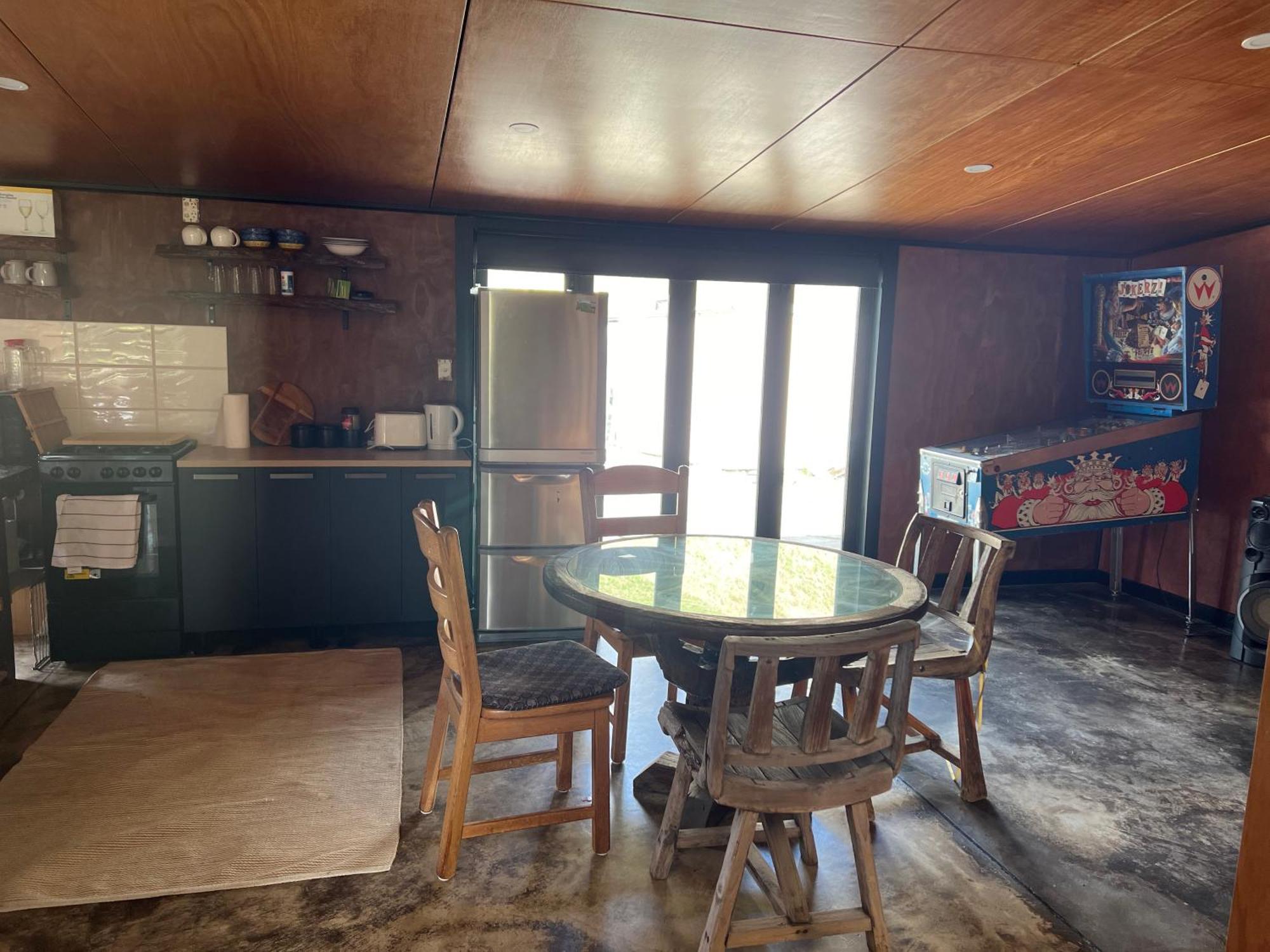 Self Contained Open Shed Space Wainui  Extérieur photo