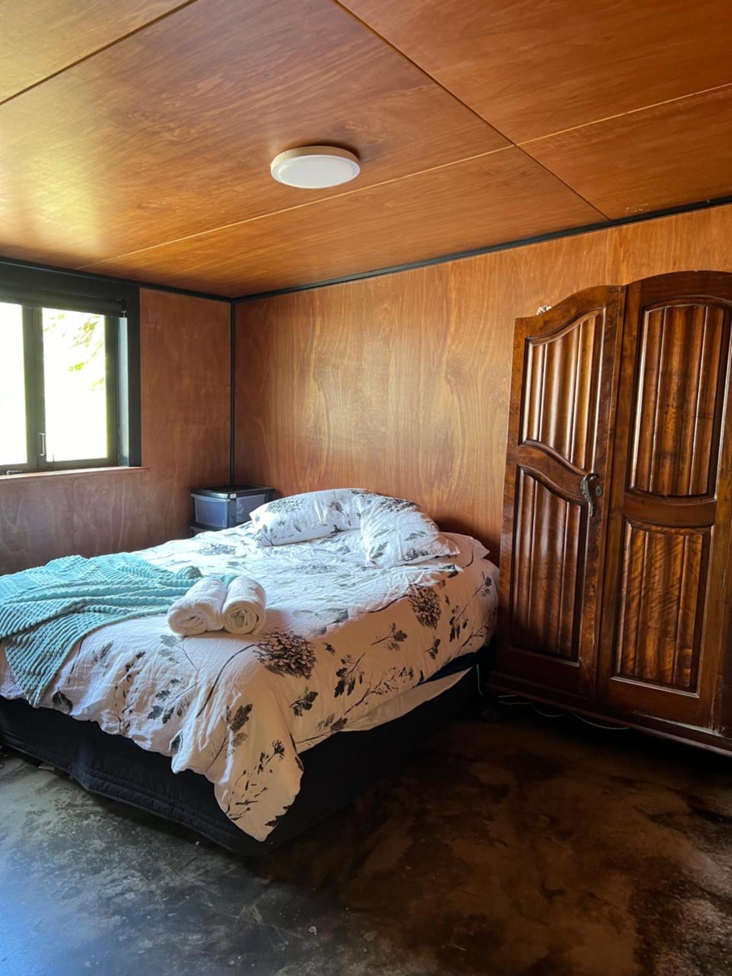 Self Contained Open Shed Space Wainui  Extérieur photo